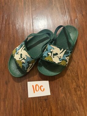 Green dinosaur sandals 10c